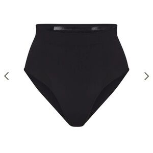 SKIMS shape underwear core control mid waist brief onyx XXS/XS
